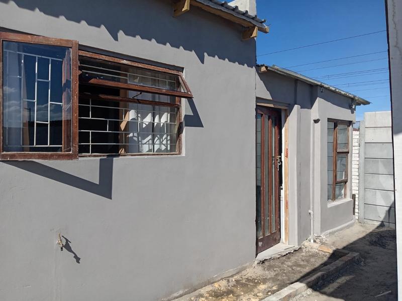 2 Bedroom Property for Sale in Peerless Park Western Cape